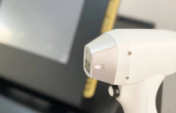 قیمت دستگاه لیزر سوپرانو آیس پلاتینیوم هر جلسه در کلینیک دکتر پوران