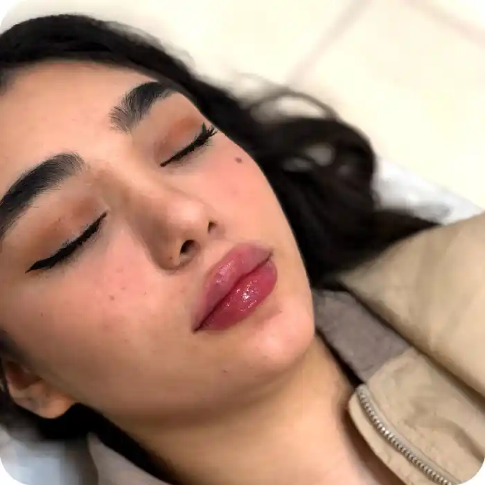 ژل لب روسی