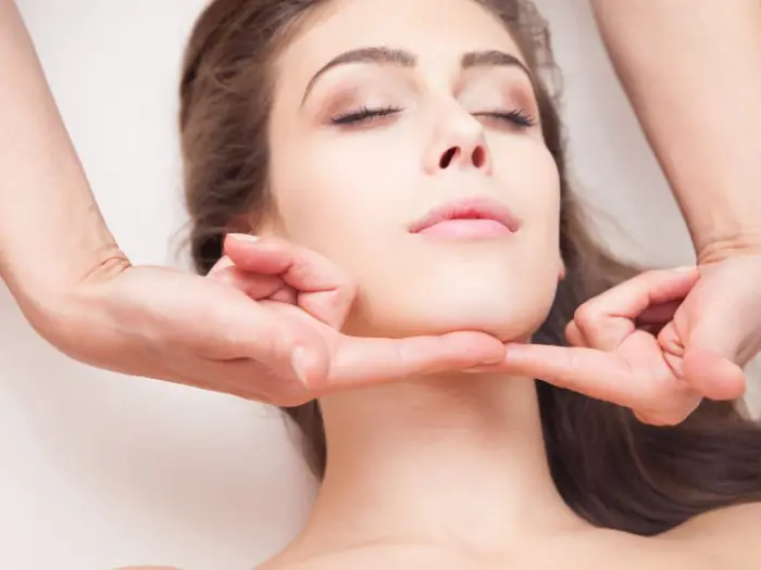 معایب و خطرات مادلینگ صورت کشیده با تزریق ژل