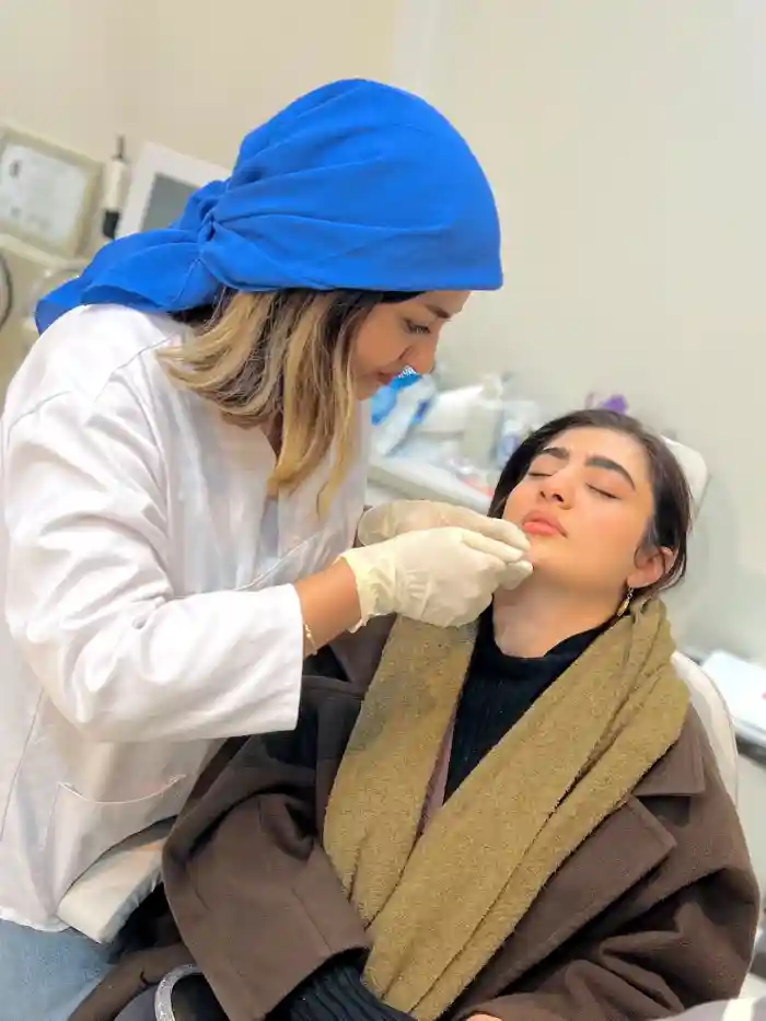 آیا می توان نکروز چانه بعد از تزریق ژل را کامل درمان کرد؟