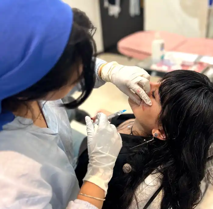 تزریق ژل سیبگونه روشی برای جوانسازی و فرم دهی صورت